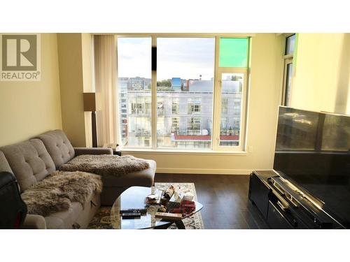 1304 1708 Ontario Street, Vancouver, BC - Indoor Photo Showing Living Room