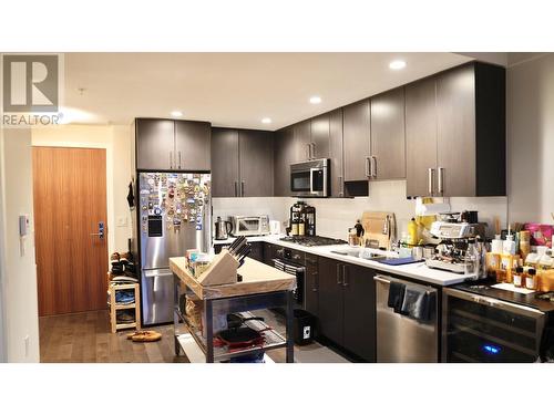 1304 1708 Ontario Street, Vancouver, BC - Indoor Photo Showing Kitchen With Upgraded Kitchen