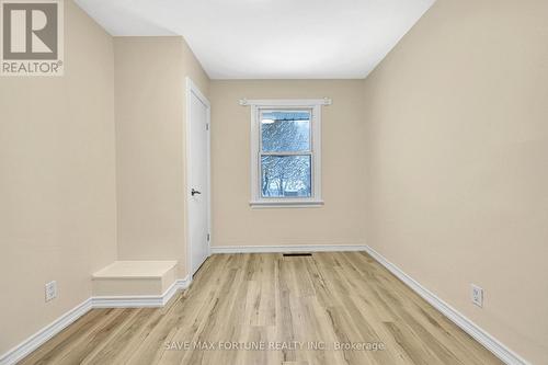 372 Flanders Row E, London, ON - Indoor Photo Showing Other Room