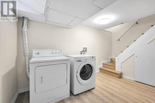 372 Flanders Row E, London, ON - Indoor Photo Showing Laundry Room