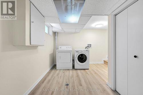 372 Flanders Row E, London, ON - Indoor Photo Showing Laundry Room