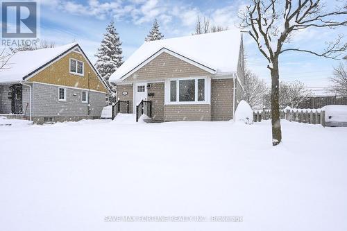 372 Flanders Row E, London, ON - Outdoor With Facade