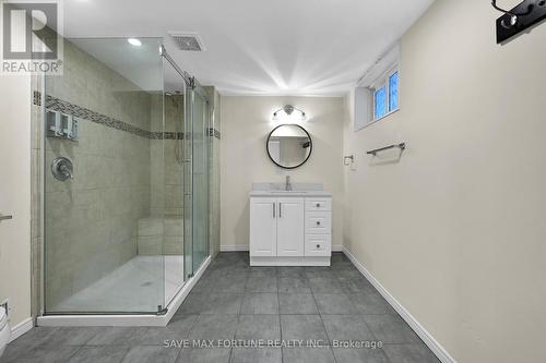 372 Flanders Row E, London, ON - Indoor Photo Showing Bathroom