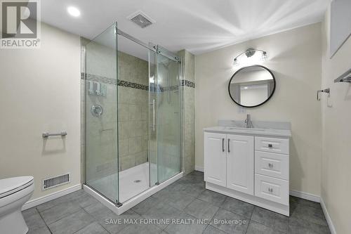 372 Flanders Row E, London, ON - Indoor Photo Showing Bathroom