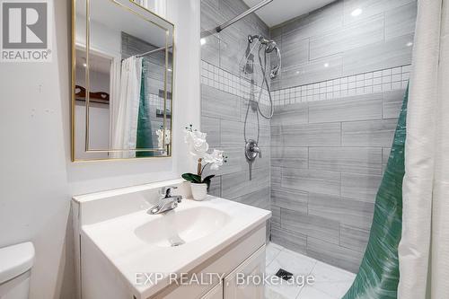 392 Fischer Hallman Road, Kitchener, ON - Indoor Photo Showing Bathroom