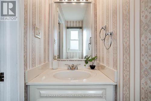 25 Terrace Drive, Hamilton, ON - Indoor Photo Showing Bathroom