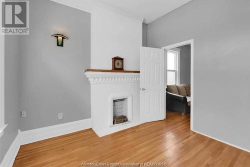 272 Mckay Avenue, Windsor, ON - Indoor With Fireplace