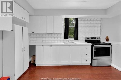 272 Mckay Avenue, Windsor, ON - Indoor Photo Showing Kitchen