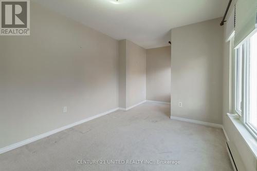 207 - 1 Heritage Way, Kawartha Lakes (Lindsay), ON - Indoor Photo Showing Other Room