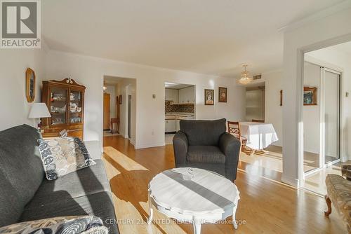 207 - 1 Heritage Way, Kawartha Lakes (Lindsay), ON - Indoor Photo Showing Living Room