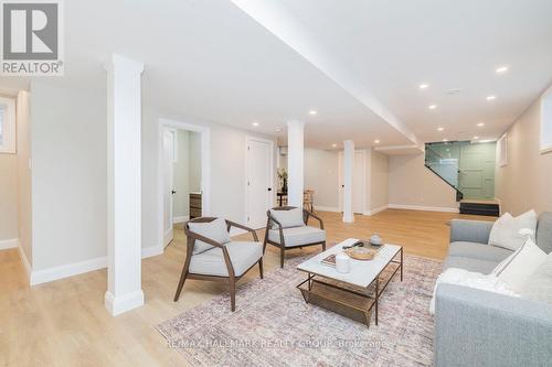 5020 Dunning Road, Ottawa, ON - Indoor Photo Showing Living Room