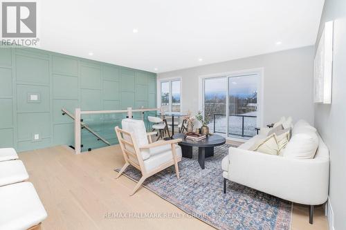 5020 Dunning Road, Ottawa, ON - Indoor Photo Showing Living Room