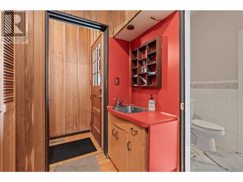 Primary Home Bathroom - 1451 Mountview Road, Vernon, BC - Indoor Photo Showing Bathroom