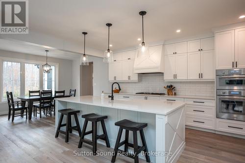 150 Spencer Avenue, Georgian Bluffs, ON - Indoor Photo Showing Kitchen With Upgraded Kitchen