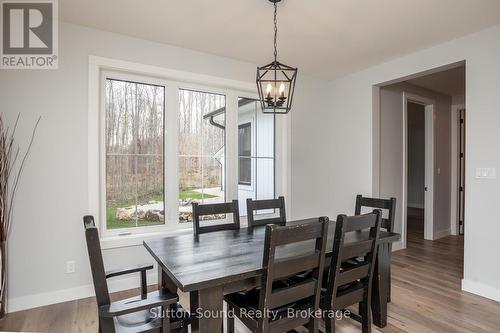 150 Spencer Avenue, Georgian Bluffs, ON - Indoor Photo Showing Dining Room