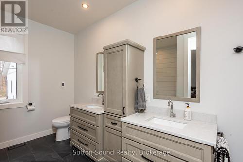 150 Spencer Avenue, Georgian Bluffs, ON - Indoor Photo Showing Bathroom