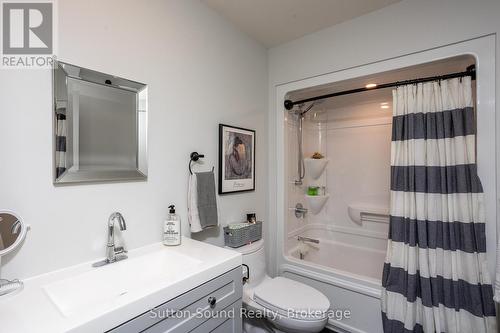 150 Spencer Avenue, Georgian Bluffs, ON - Indoor Photo Showing Bathroom