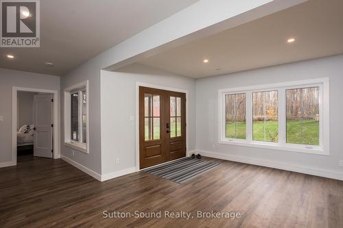 150 Spencer Avenue, Georgian Bluffs, ON - Indoor Photo Showing Other Room