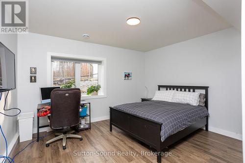 150 Spencer Avenue, Georgian Bluffs, ON - Indoor Photo Showing Bedroom