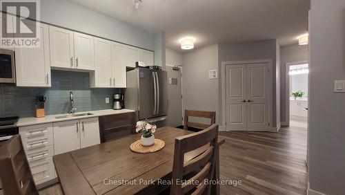 330 - 25 Pen Lake Point Road, Huntsville (Chaffey), ON - Indoor Photo Showing Kitchen