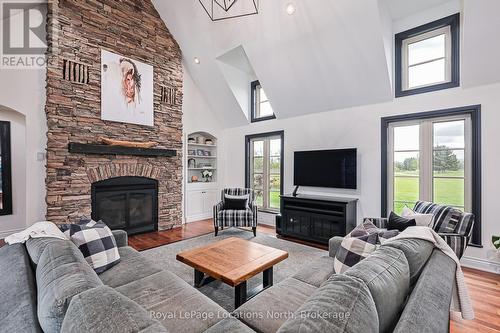 787517 Grey 13 Road, Blue Mountains, ON - Indoor Photo Showing Living Room With Fireplace