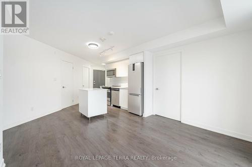 208 - 1401 O'Connor Drive, Toronto, ON - Indoor Photo Showing Kitchen