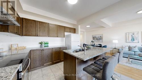 28 Ness Drive, Richmond Hill, ON - Indoor Photo Showing Kitchen With Double Sink