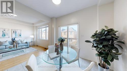 28 Ness Drive, Richmond Hill, ON - Indoor Photo Showing Living Room