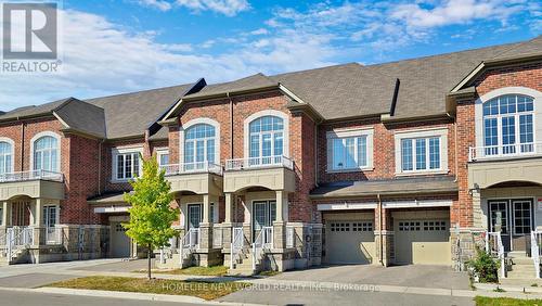 28 Ness Drive, Richmond Hill, ON - Outdoor With Facade