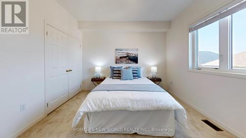 28 Ness Drive, Richmond Hill, ON - Indoor Photo Showing Bedroom