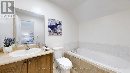 28 Ness Drive, Richmond Hill, ON - Indoor Photo Showing Bathroom