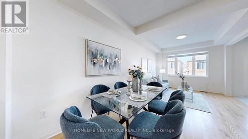 28 Ness Drive, Richmond Hill, ON - Indoor Photo Showing Dining Room