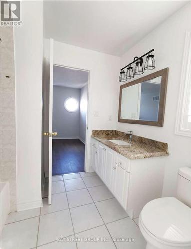 38 Shell Court, Richmond Hill, ON - Indoor Photo Showing Bathroom