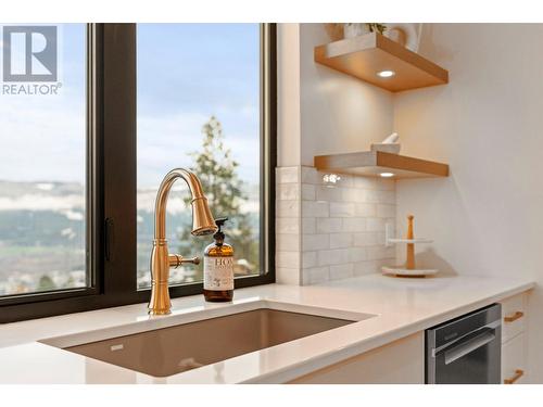 82 Twin Lakes Road, Enderby, BC - Indoor Photo Showing Kitchen