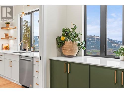 82 Twin Lakes Road, Enderby, BC - Indoor Photo Showing Kitchen With Upgraded Kitchen