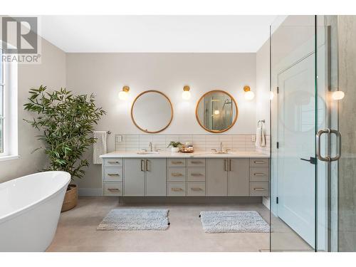 82 Twin Lakes Road, Enderby, BC - Indoor Photo Showing Bathroom