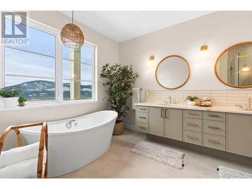 82 Twin Lakes Road, Enderby, BC - Indoor Photo Showing Bathroom