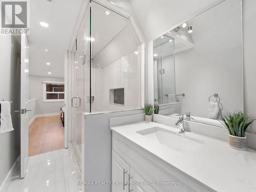 247 Ontario Street, Toronto, ON - Indoor Photo Showing Bathroom