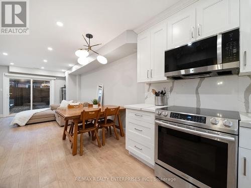 247 Ontario Street, Toronto, ON - Indoor Photo Showing Kitchen With Upgraded Kitchen