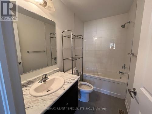 25 Stratus Street, Kitchener, ON - Indoor Photo Showing Bathroom