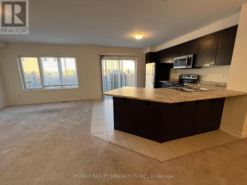 25 Stratus Street, Kitchener, ON - Indoor Photo Showing Kitchen