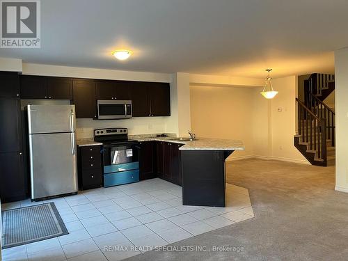 25 Stratus Street, Kitchener, ON - Indoor Photo Showing Kitchen