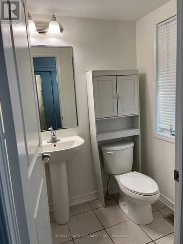 25 Stratus Street, Kitchener, ON - Indoor Photo Showing Bathroom