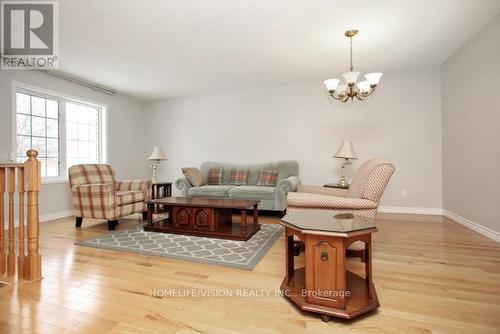 1105 Tillison Avenue, Cobourg, ON - Indoor Photo Showing Living Room