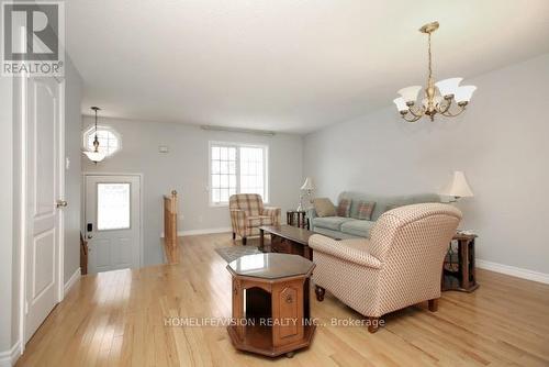 1105 Tillison Avenue, Cobourg, ON - Indoor Photo Showing Living Room