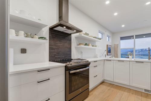 25-595 Vineyard Way, Vernon, BC - Indoor Photo Showing Kitchen