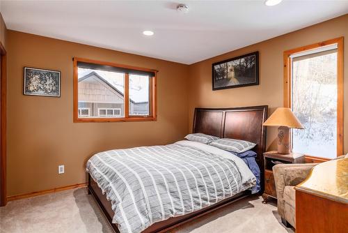 9434 Hodges Road, Vernon, BC - Indoor Photo Showing Bedroom