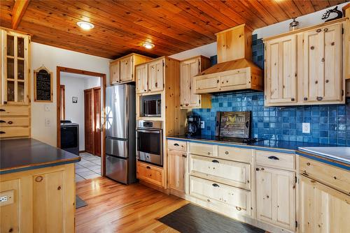 9434 Hodges Road, Vernon, BC - Indoor Photo Showing Kitchen With Stainless Steel Kitchen