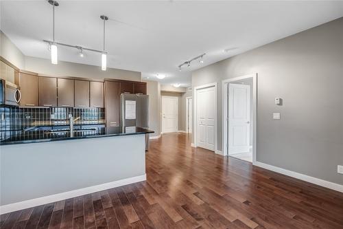 513-3645 Carrington Road, West Kelowna, BC - Indoor Photo Showing Kitchen