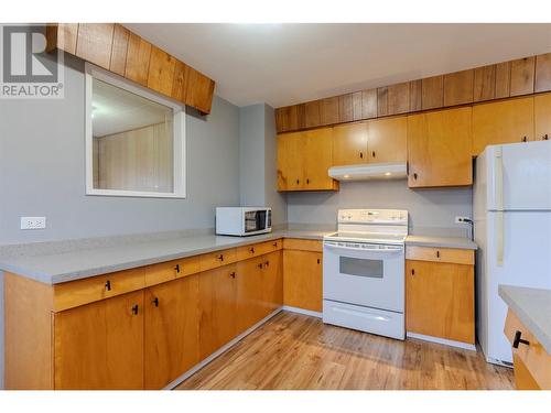 kitchen - 702 Brink Street, Ashcroft, BC - Indoor Photo Showing Kitchen